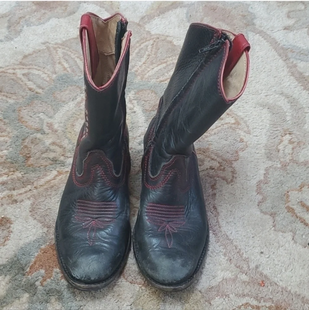 Frye rodeo boys red stitch boots